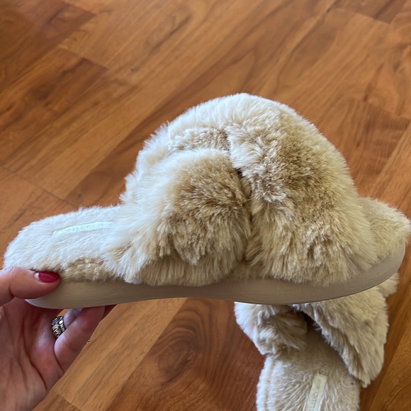 Furry sandals - Picture 3 of 3